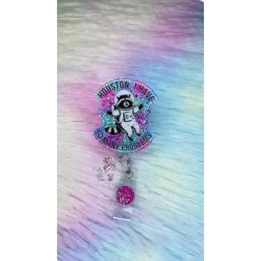 Imagem de Engraçado I Have So Many Problems Molinete de crachá de guaxinim retrátil, fofo astronauta guaxinim enfermeira clipe para crachá de identificação decoração de crachá de enfermeira para RN CNA LPN MA