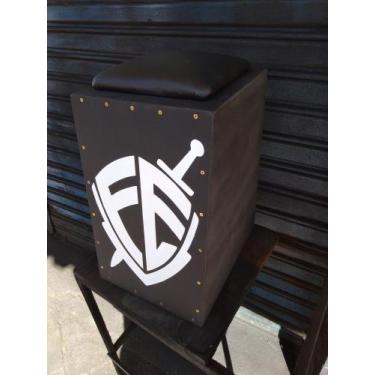 Imagem de Cajon Profissional Inclinado Acústico SR Drums, ESCUDO FÉ PRETO
