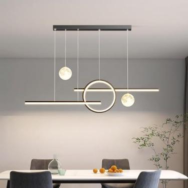Imagem de Lustre Linear Pendente Luz Moderna Lustre Linear Leite Branco Bola da Lua Controle Remoto Regulável LED Pendente Iluminação para Cozinha Ilha Bar Restaurante, 100W, Escuro