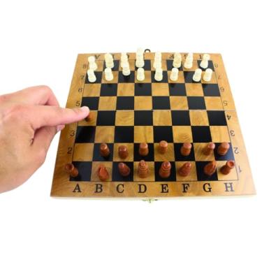 Imagem de Jogo de Xadrez Dobrável em Madeira 23cm — Tabuleiro Portátil com Peças Clássicas Jogo de Tabuleiro 3 em 1, Xadrez, Damas e Gamão, Peças Portáteis