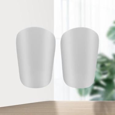 Imagem de 1 par de mini caneleiras de futebol brancas, proteção leve de PP e EVA para jogos e prática