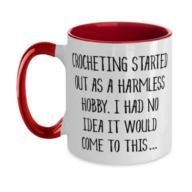 Imagem de SpreadPassion Melhor caneca de crochê de 325 ml, crochê começou como um hobby inofensivo. I Had No Idea It, Present For Friends, Epic s From