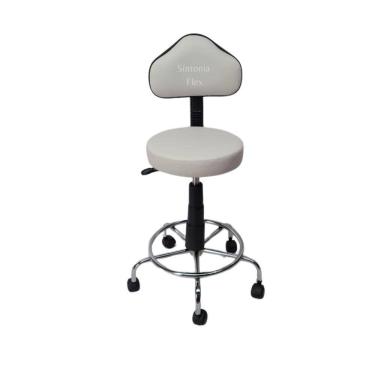 Imagem de Cadeira secretaria Verona  com regulagem de altura a gás - base de ferro e apoio para os pés cromada corano branco