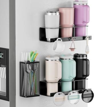 Imagem de Suporte magnético para copo Stanley 20/30/1,134 g - 2 organizadores de copos para geladeira - organizador de garrafa de água com cesta de canudo e 6 ganchos tampas de copo acessórios armazenamento