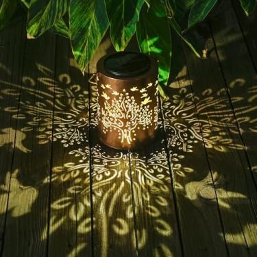 Imagem de KelvinLux Lanternas Solares Decorativas Para Áreas Externas, À Prova D'Água, Tamanho Grande De 13,4" E Bateria 2000 Mah, Luzes Metal Penduradas Jardim, Quintal, Pátio, Varanda, Presentes Mães, Mulhe