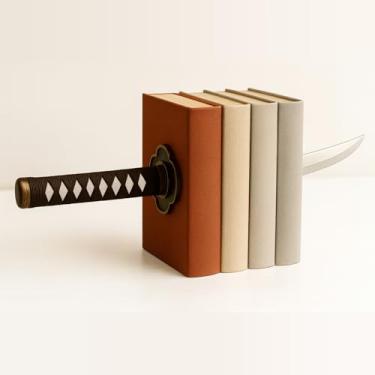 Imagem de Novidade Katana Bookends – Extremidades de livro decorativas de metal moderno para prateleiras, rolhas de livro de espada exclusivas engraçadas, presentes de mesa de escritório para homens e amantes