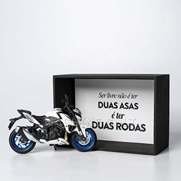 Imagem de Genérico Miniatura de Moto Suzuki GSX-S750 ABS - Kit Presente com Expositor em Madeira Rústica Preta Fosca