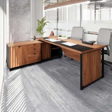 Imagem de Mesa Executiva 180cm com Armário Lateral e Caixa de Tomadas Corporate 