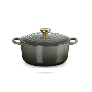 Imagem de PANELA REDONDA LE CREUSET 24CM SIGNATURE FERRO FUNDIDO THYME PEGADOR DOURADO 21177241734441 Verde