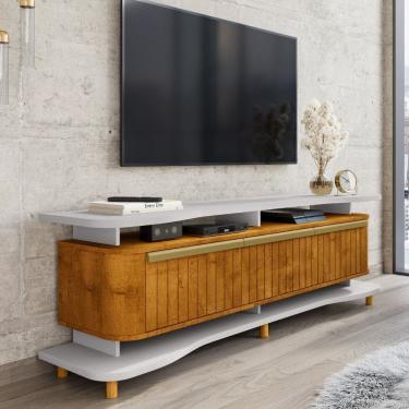 Imagem de Rack Frisado para TV Até 75 Polegadas 3 Portas com Pés de Madeira Maciça Guarapari Bechara