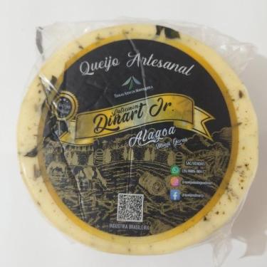 Imagem de Queijo Parmesão Artesanal de Alagoa MG com manjericão - Dinart Jr