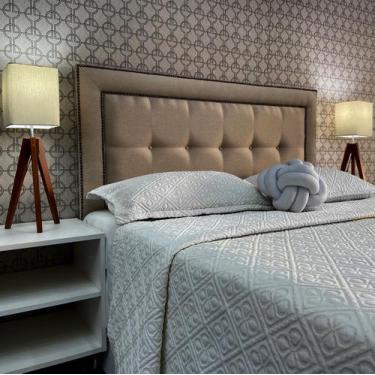 Imagem de Cabeceira Cama King Veneza 05 Diamond 2 Com Tachas Linho Bege 120 RBL