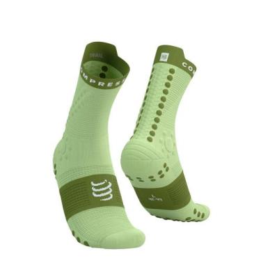 Imagem de Meia de compressão p/ Trilha cano médio Verde  Trail V4.0 COMPRESSPORT