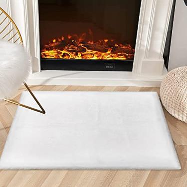 Imagem de Aoczes Tapete de pele sintética de coelho branco pequeno 5 x 7 para quarto, cadeira, entrada, sala de estar, lavável, sem queda