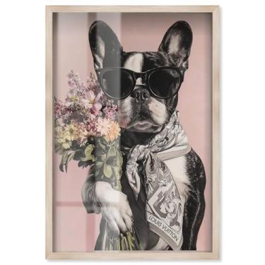 Imagem de Frenchie with Bouquet Shadowbox Print Pets Glam Wall Art por Art Remedy, moldura loira, 43 x 63 cm