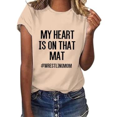 Imagem de Camiseta feminina My Heart is on That mat wrestlingmom 2024 verão casual macia com frase blusa leve, Bege, XXG