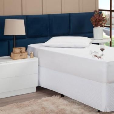 Imagem de Protetor de Colchão Solteiro Premium 100% Impermeável, Silencioso, Branco Liso 1,90m x 90cm x 30cm Antiácaro, Com Elástico Ajusável, Não faz Barulho, Prático e Resistente