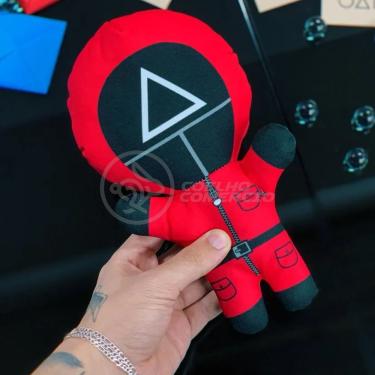 Imagem de Boneco De Pelucia Squid Game Round 6 Vermelho 26Cm