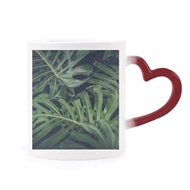 Imagem de Caneca de grés com imagem de planta de folhas verdes sensível ao calor vermelha que muda de cor