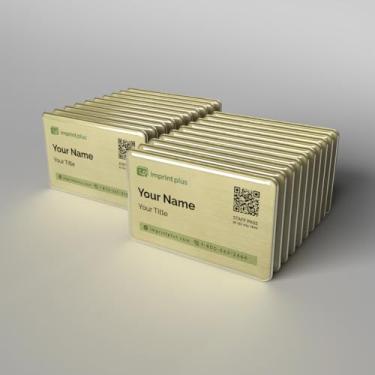 Imagem de Crachás de metal reutilizáveis de 5,4 cm x 8,6 cm - Kit de 20 crachás (placas, inserções, ímãs, lentes) (placa dourada com folha de inserção para impressora a laser)