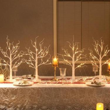 Imagem de Decorações de árvore de Natal Vanthylit White Birch com LED de 2 pés