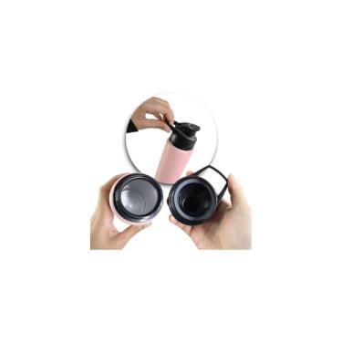 Imagem de Garrafa Squeeze em Inox, Metalizada, 600ml, Tampa com Rosca e Bico Dosador, Sistema Abre e Fecha, 21cm x 7cm