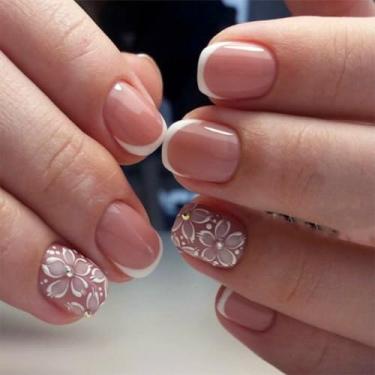Imagem de Mivota Unhas postiças curtas quadradas nude com pontas brancas francesas adornadas delicadamente adornadas com flor branca diamante enfeite de gel acabamento em gel unhas acrílicas cola em unhas kit