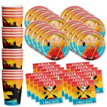 Imagem de Conjunto de artigos para festa de aniversário Lake Life – Artigos para festa de verão – Festa de caiaque – Aniversário de pesca – Pratos de papel para acampamento | Conjunto de talheres inclui pratos, guardanapos e copos | Kit para 16