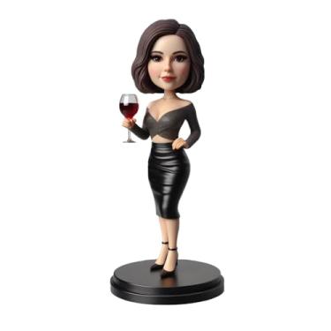 Imagem de Taça de vinho personalizada segurando Lady Bobblehead feita à mão a partir de sua foto, presente incrível amante de coquetéis, amiga, mãe, chique, exibição de mesa, vibração noturna irradiada