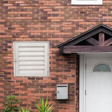 Imagem de Portinhola Alçapão Alumínio Linha Veneza Medidas: 60 X 80 Branco