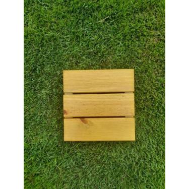 Imagem de Deck modular de madeira de pinus 30 cm x 30 cm - LOPES CONSTRUÇÕES INT