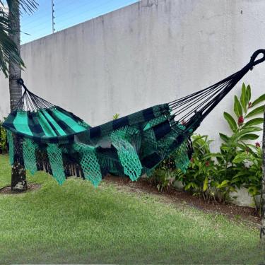 Imagem de Rede de Descanso Reforçada Casal King - Gigante, Manual Artesanal e Conforto Premium para Sua Varanda(Verde com Preto)