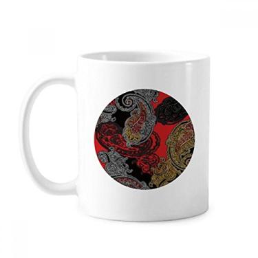 Imagem de Caneca de cerâmica cerâmica com estampa de nuvens abstratas e flores amarelas vermelhas