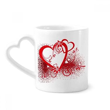Imagem de Caneca de café de cerâmica com corações vermelhos e flores para o dia dos namorados