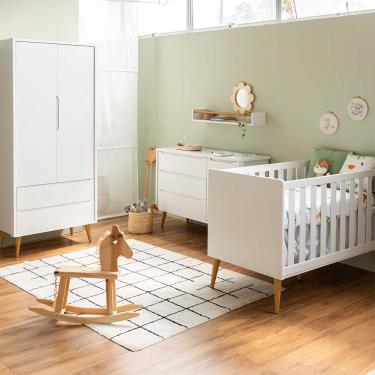 Imagem de Kit Quarto Theo com Pés Retrô Mel - Berço + Cômoda 3 Gavetas e 1 Porta + Guarda-Roupa 2 Portas - Branco