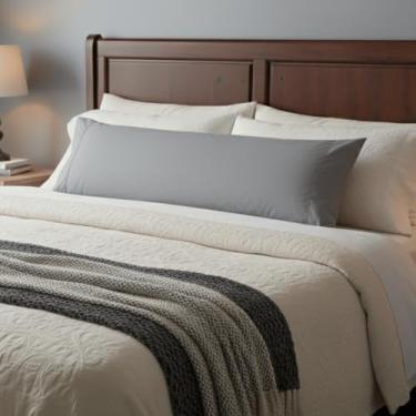 Imagem de Kit Travesseiro de Corpo Body Pillow 40x135cm + Capa Cinza com Ponto Palito, Toque de Pluma, Tecido 400 Fios, Zíper – Confort Linens