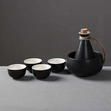 Imagem de JOEUQK Presente para copo de cerveja, conjunto tradicional de saquê, garrafa de saquê de cerâmica vintage, 1 garrafa de saquê, 4 copos de saquê, 1 tanque de saquê, jarra de saquê fria/quente/quente
