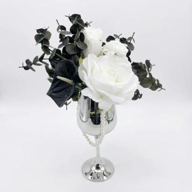 Imagem de Vaso de flores de cristal Silver Grace com rosas brancas falsas e lírios pretos elegantes arranjos de flores artificiais de vidro para decoração de casa e mesa
