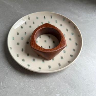 Imagem de Bracelete Madeira Robusto Facetado Cor:ESCURO - Nilza Biju, Escuro