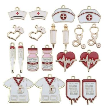 Imagem de YEYULIN 20 berloques de enfermeira médica, liga esmaltada, pingente temático de enfermeira, pingentes de estetoscópio para fazer joias, artesanato, achados, acessório para chaveiro, colar, pulseira