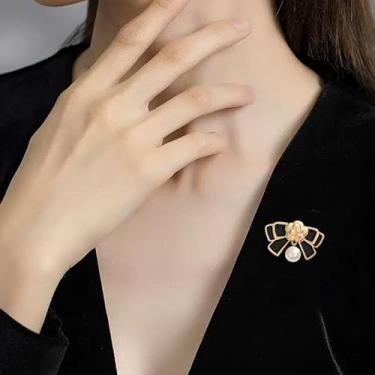 Imagem de Broche de pérola de camélia preto broche de corsage de luto francês de alta qualidade elegante bolsa de pano cachecol acessórios broche, one size, Metal, Sem Pedra Preciosa