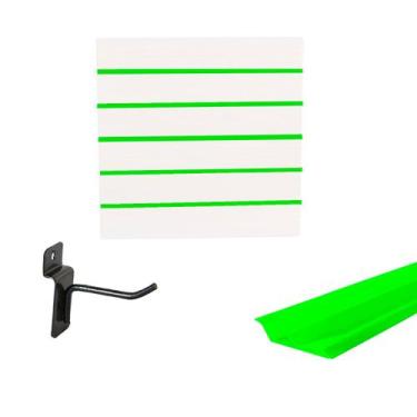 Imagem de Painel Canaletado Branco em Mdf 0,61 x 0,61m com Perfil Pvc Verde Limã