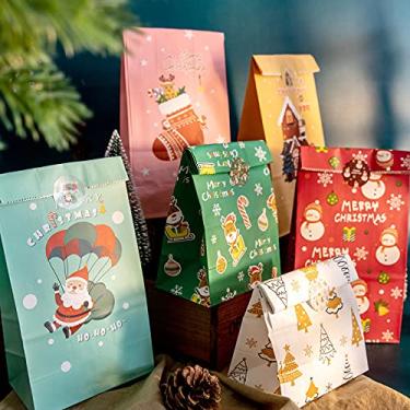 Imagem de 12 sacos de presente de doces de Natal – estilo retrô de papel kraft, sacos de embrulho festivos com elementos de Natal, ideais para presentes, lanches e decorações