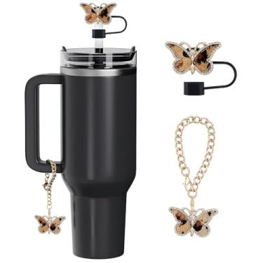 Imagem de Orehymbe Conjunto de acessórios leopardo compatível com copo Stanley de 850 g 1,134 g com alça, incluindo tampa de palha reutilizável de 10 mm e pingente de corrente fofo (borboleta)
