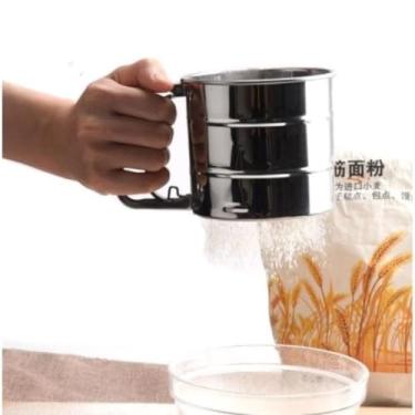 Imagem de Kit 2 Canecas Peneira Polvilhadora Inox com Gatilho – Manual 250ml Aço Inoxidável, Ideal Bolo Chocolate Cappuccino