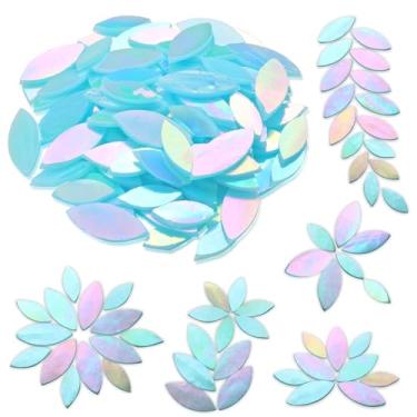 Imagem de Yoption 100 peças de mosaico de pétalas de vidro iridescente, azulejos de folhas de flores de vitrais cortados à mão para artesanato e decorações de casa (azul claro)