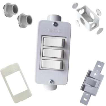 Imagem de KIT Interruptor Triplo Branco + Condulete Sobrepor 4/2pol + Placa + Adaptadores 1/2pol (Branco)