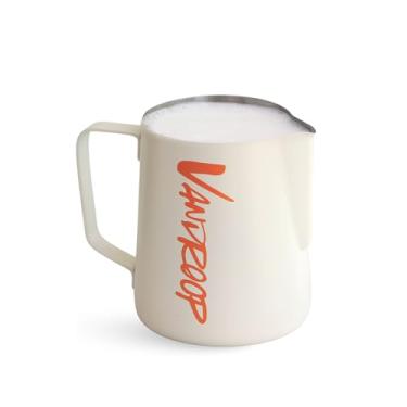 Imagem de Vandroop Jarra de espuma de leite, copo de espumador de leite de aço inoxidável, jarra de café expresso para cappuccino latte art, copo vaporizador de café e leite (600 ml, branco creme)