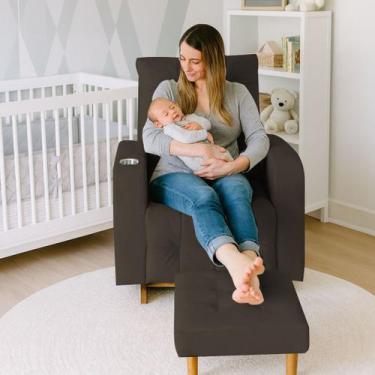 Imagem de Poltrona De Amamentar Com Pes de Madeira de Balanço Com Puff Para Os P