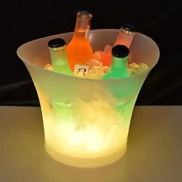 Imagem de Balde transparente para gelo, luzes LED coloridas e alto-falante bluetooth, deslumbrante.